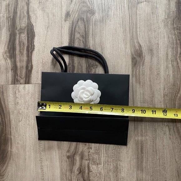 Small Chanel Shopping Bag and ribbon - Picture 4 of 6